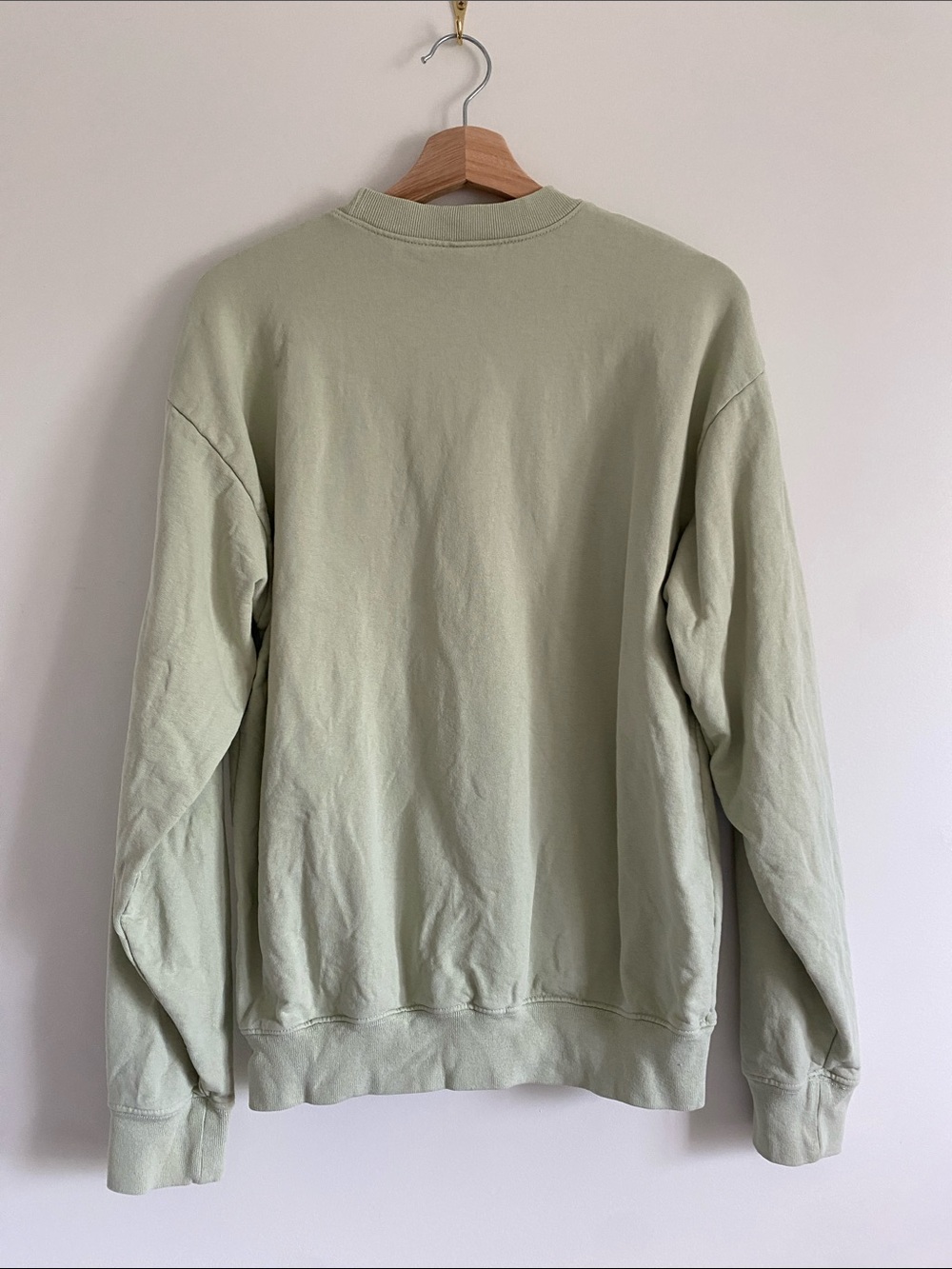 Sporty & Rich Wellness Club Sage Logo Crewneck Sweatshirt - Picture 8 of 8